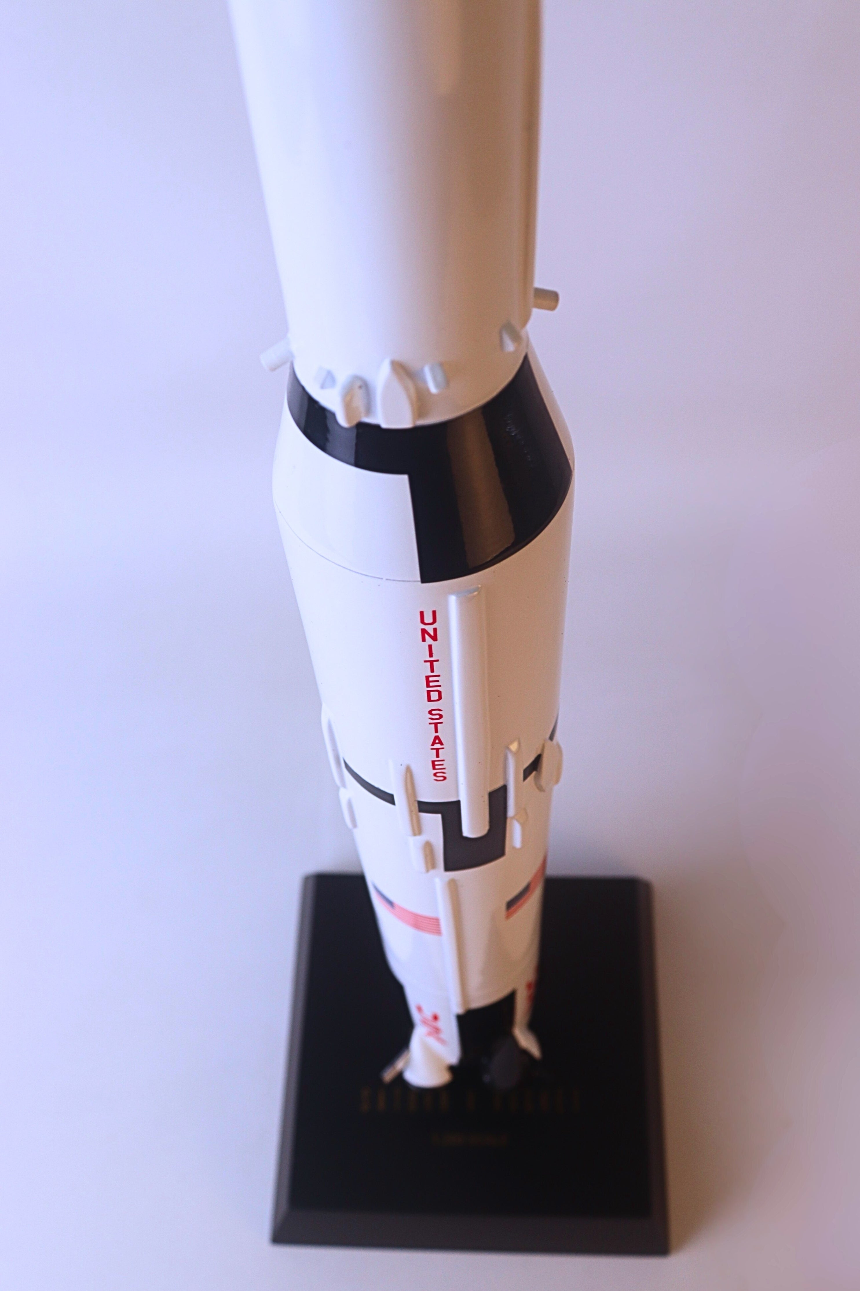 EXEC SER SATURN V ROCKET 1/200