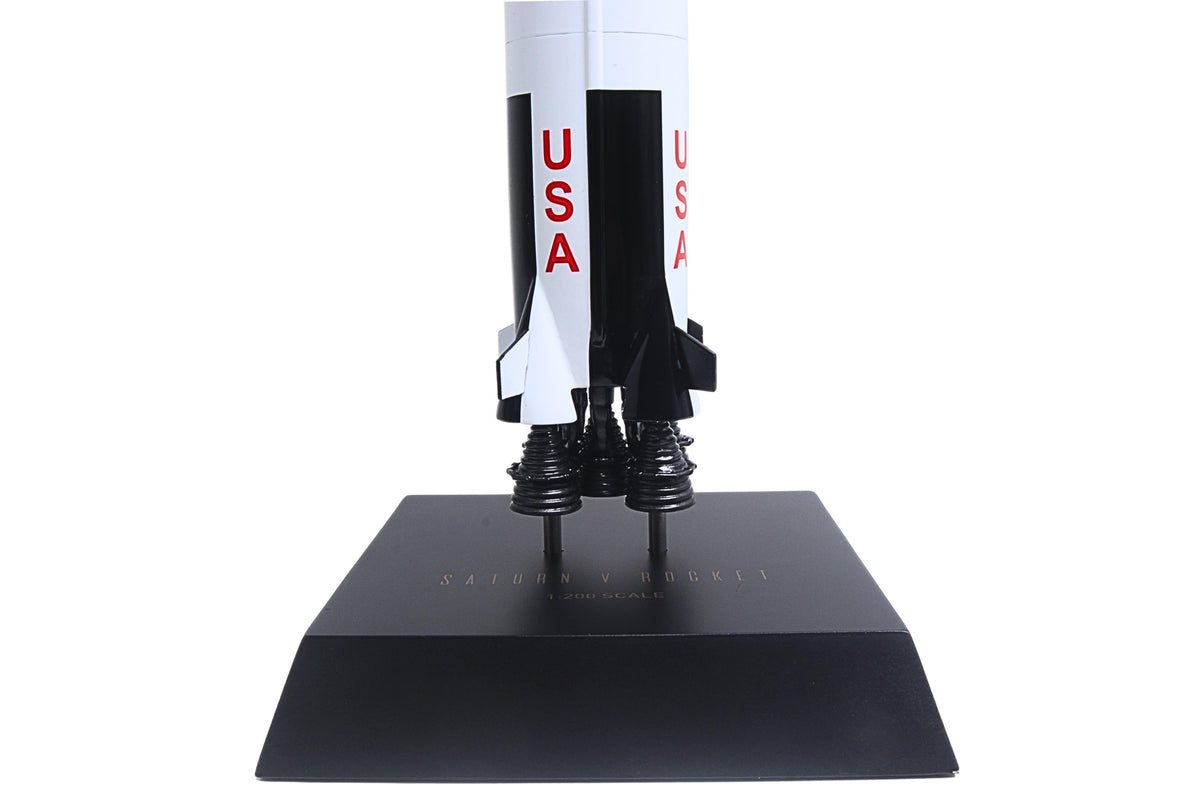 EXEC SER SATURN V ROCKET 1/200 The Airplane Shop.