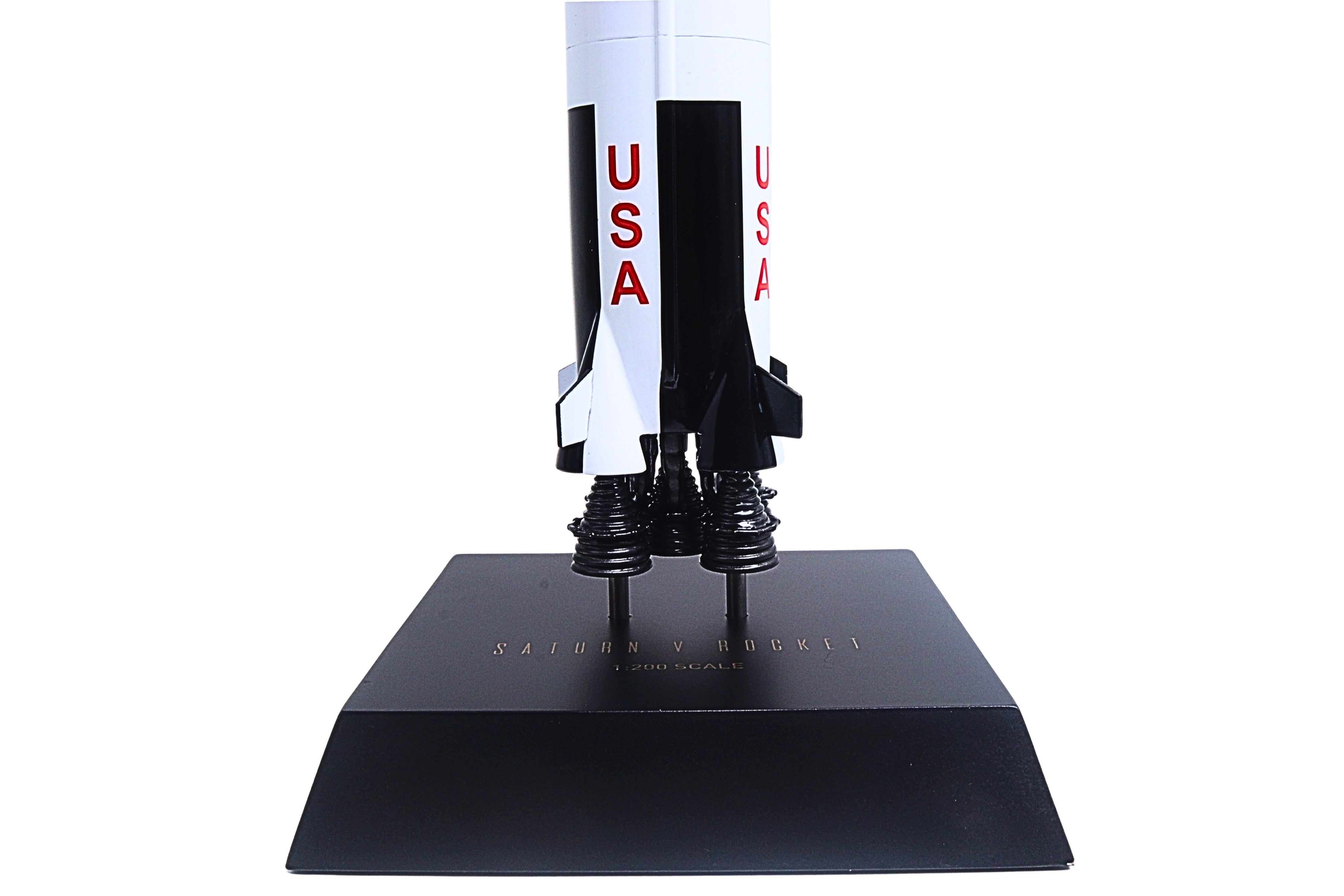 EXEC SER SATURN V ROCKET 1/200