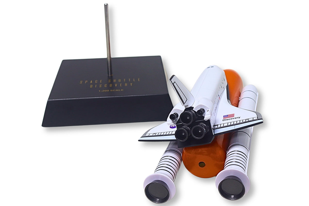EXEC SER SPACE SHUTTLE FULL STACK 1/200 DISCOVERY The Airplane Shop.