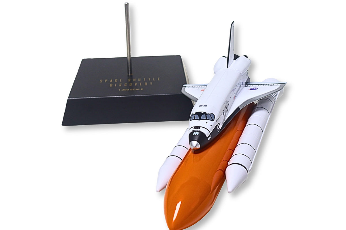EXEC SER SPACE SHUTTLE FULL STACK 1/200 DISCOVERY The Airplane Shop.