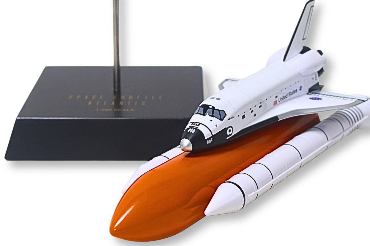EXEC SER SPACE SHUTTLE FULL STACK ATLANTIS 1/200 The Airplane Shop.