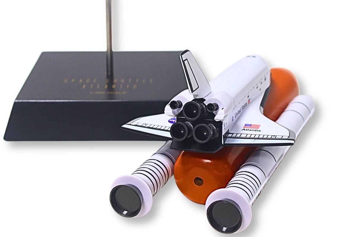 EXEC SER SPACE SHUTTLE FULL STACK ATLANTIS 1/200 The Airplane Shop.