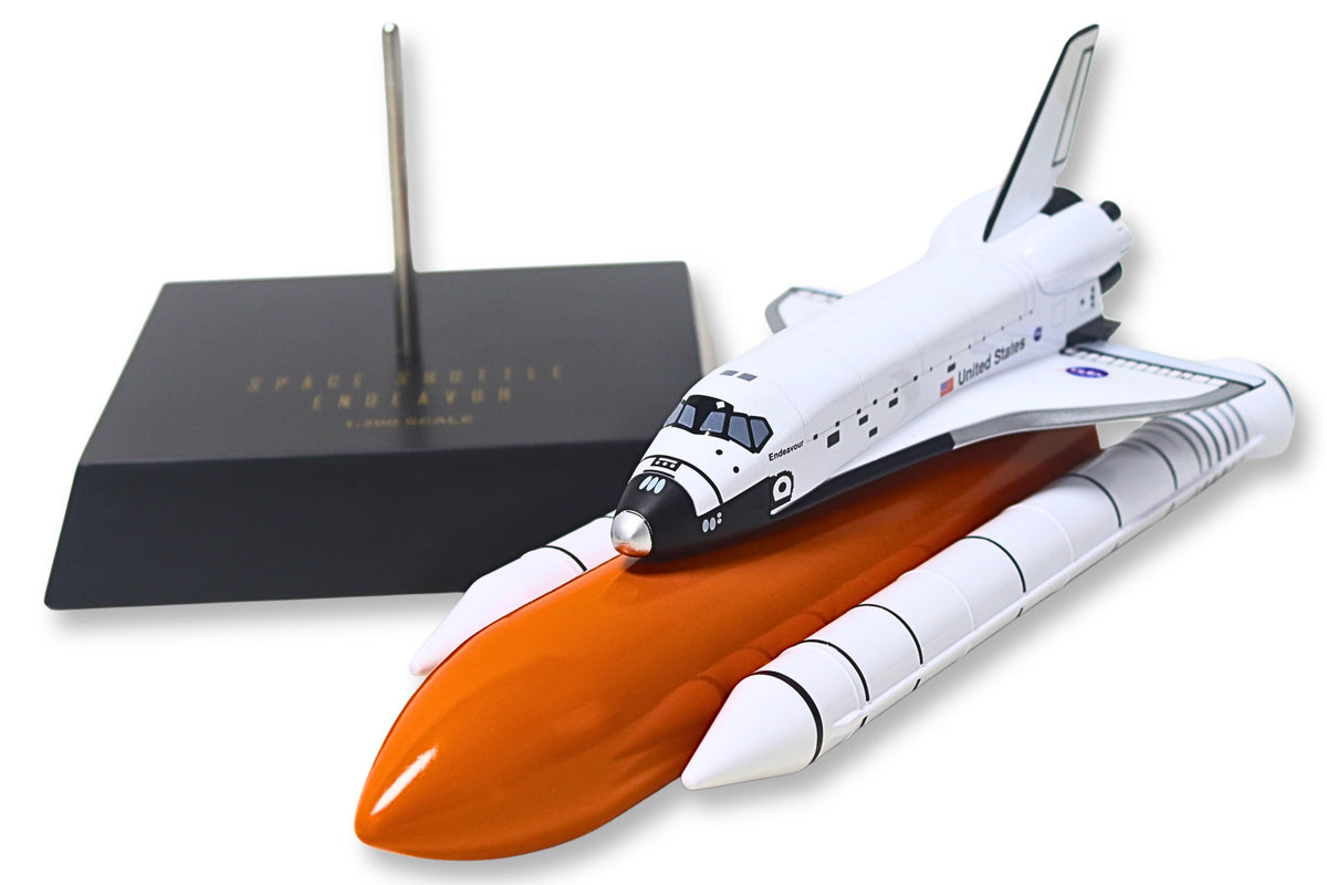 EXEC SER SPACE SHUTTLE FULL STACK 1/200 ENDEAVOUR The Airplane Shop.