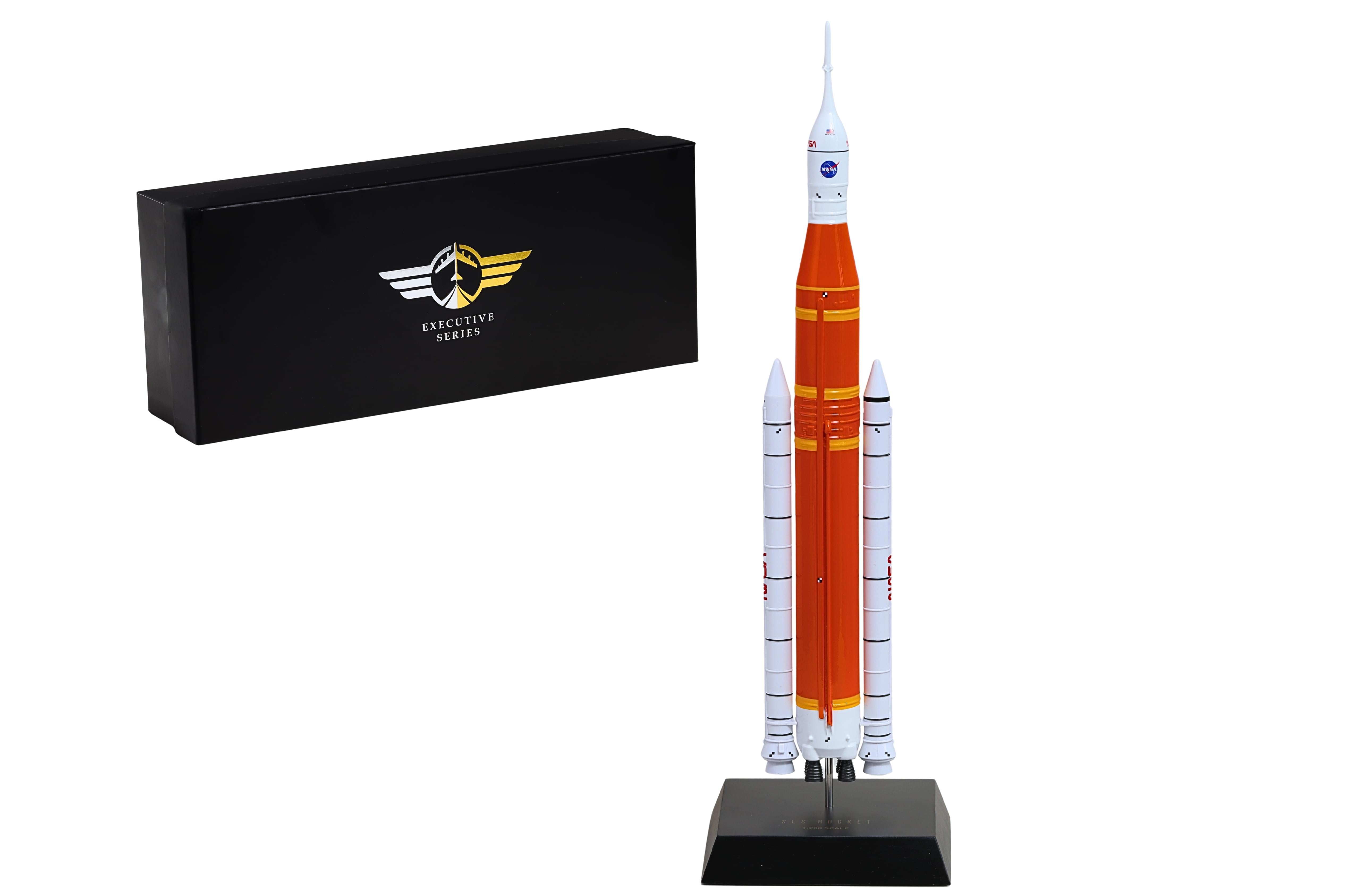 EXEC SER SPACE LAUNCH SYSTEM 1/200