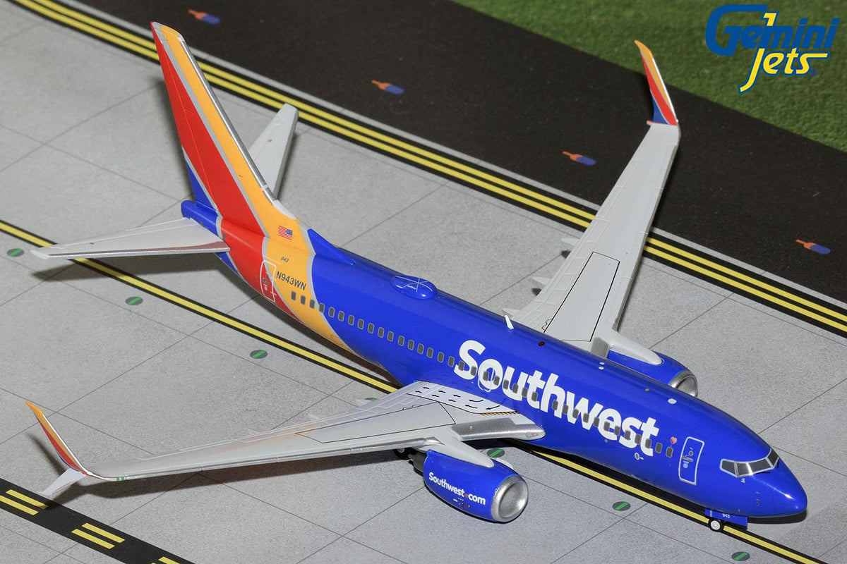 GEMINI200 SOUTHWEST 737-700S 1/200 REG#N943WN The Airplane Shop.