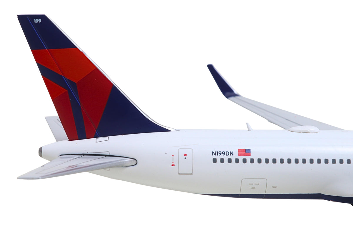 GEMINI DELTA 767-300ERW 1/400 REG