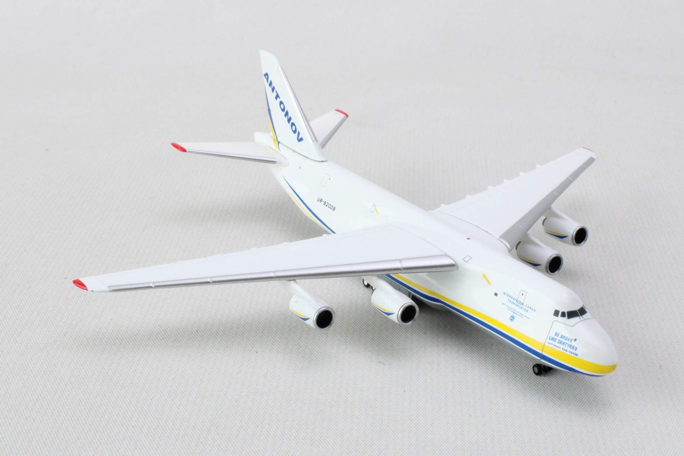 HERPA ANTONOV AN124 1/500 BE BRAVE LIKE OKHTYRKA (**)