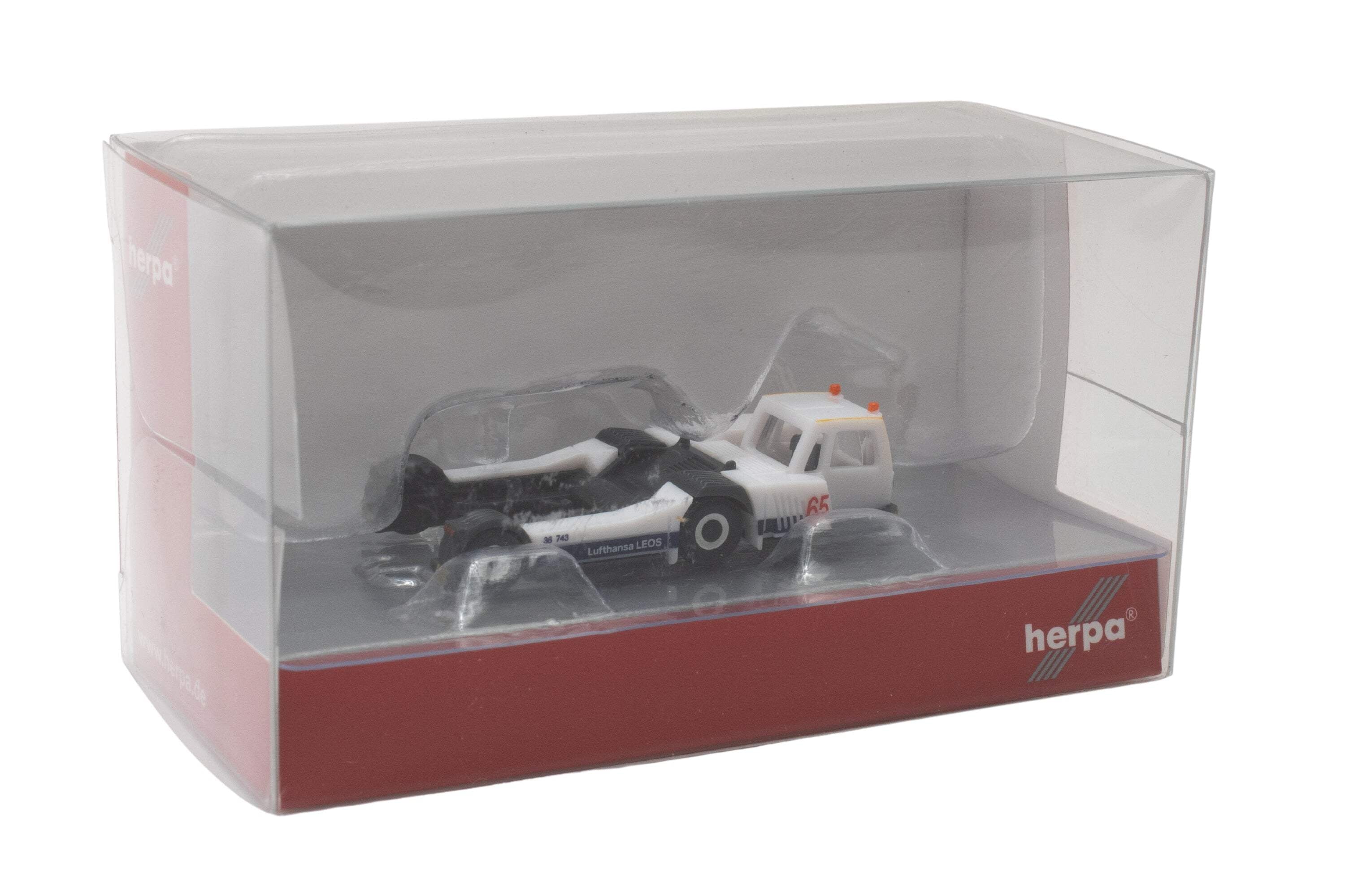 HERPA LUFTHANSA AST-2 TRAACTOR LEOS GOLDHOFER (**)