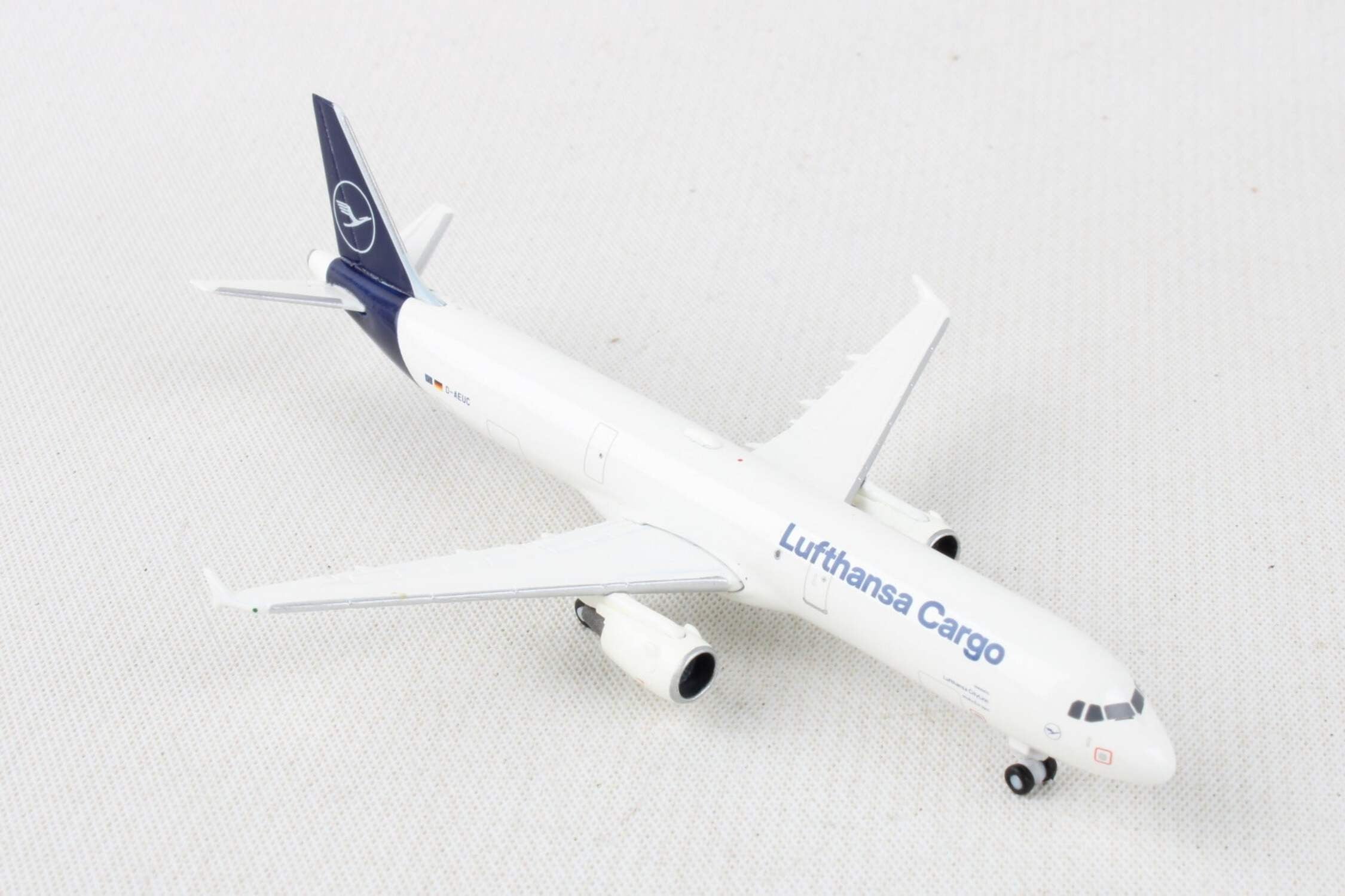 HERPA LUFTHANSA CARGO A321P2F 1/500 (**)