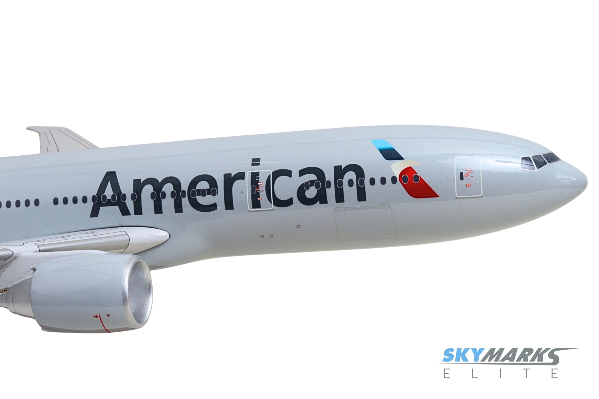 SKYMARKS ELITE AMERICAN 777-200 1/100 The Airplane Shop.