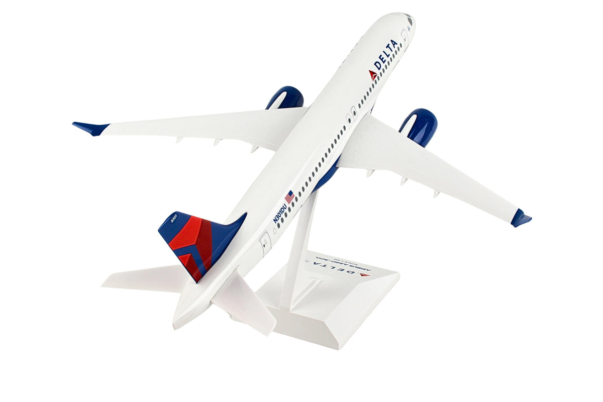 SKYMARKS DELTA A220-300 1/100 REG