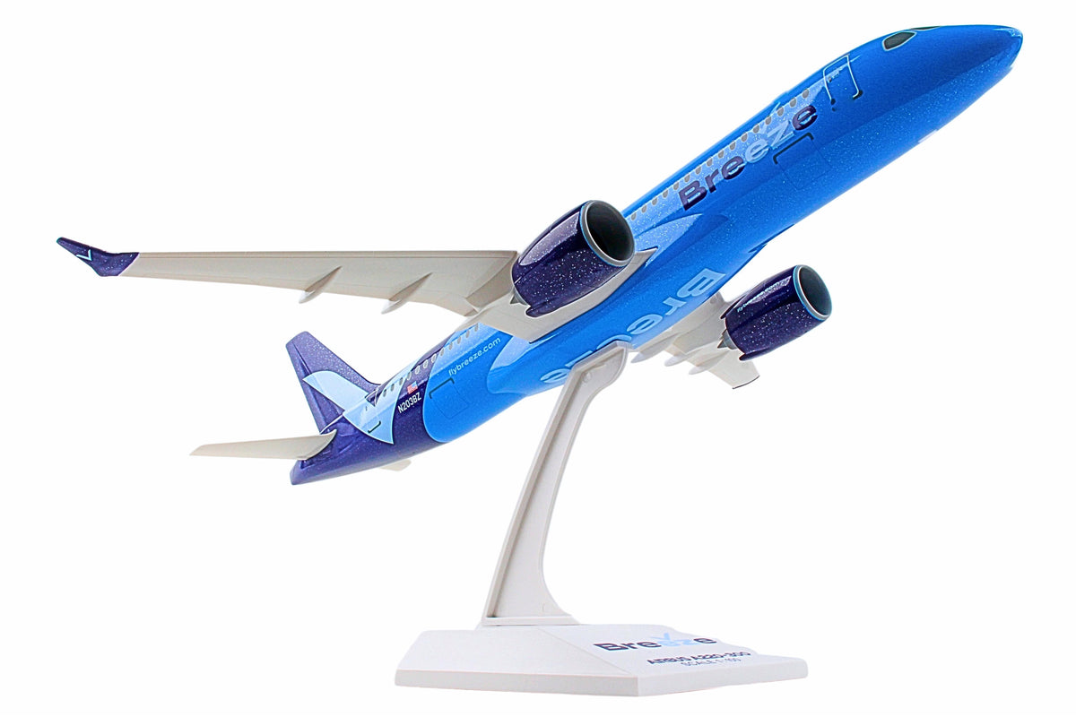 SKYMARKS BREEZE A220-300 1/100 The Airplane Shop.
