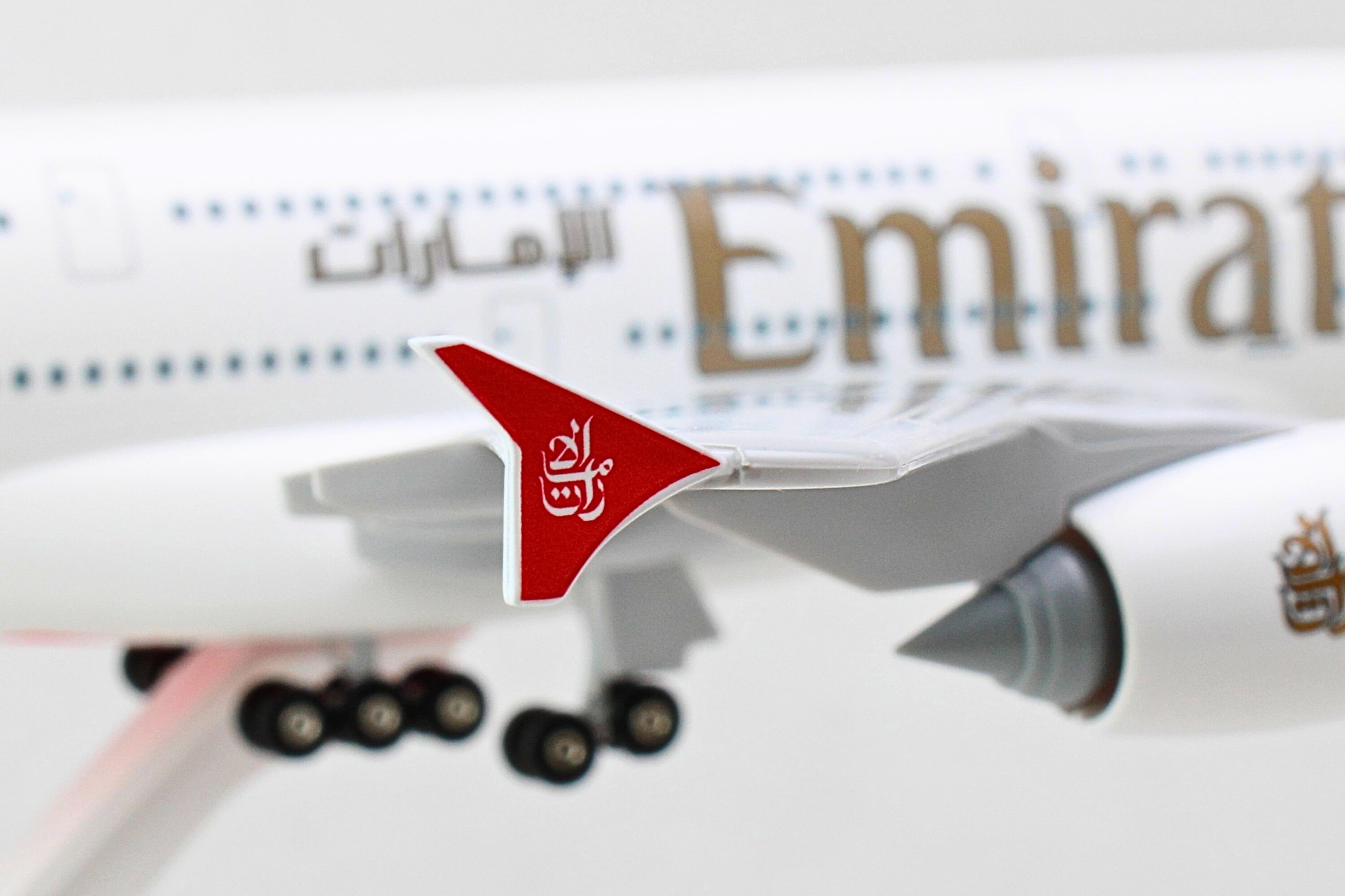 SKYMARKS EMIRATES A380-800 1/200 W/GEAR | The Airplane Shop