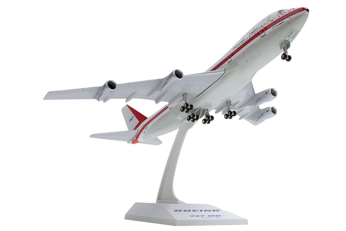 SKYMARKS BOEING 747-100 1/200 CITY OF EVERETT W/GEAR The Airplane Shop.