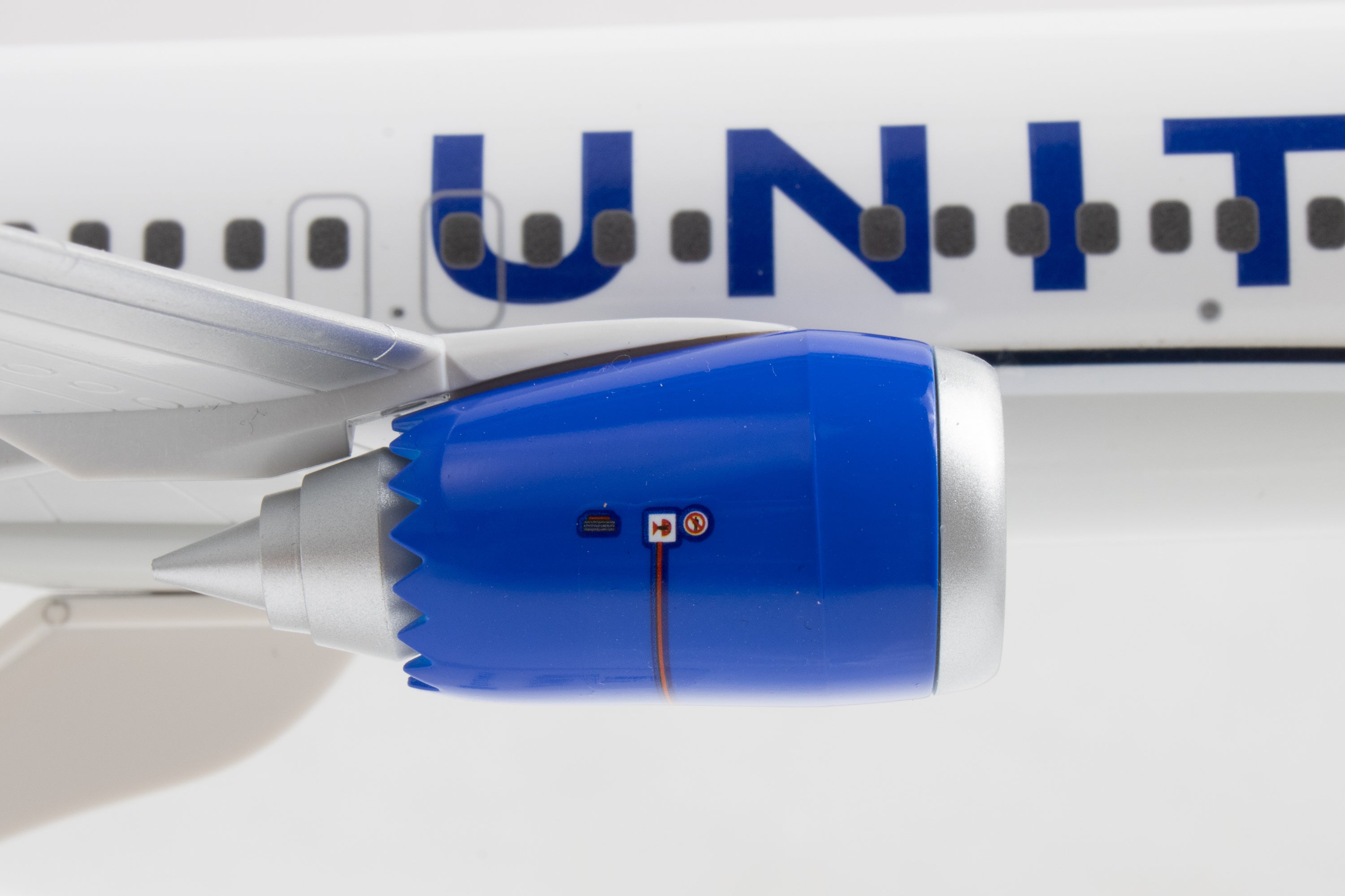 SKYMARKS UNITED 737MAX8 1/130