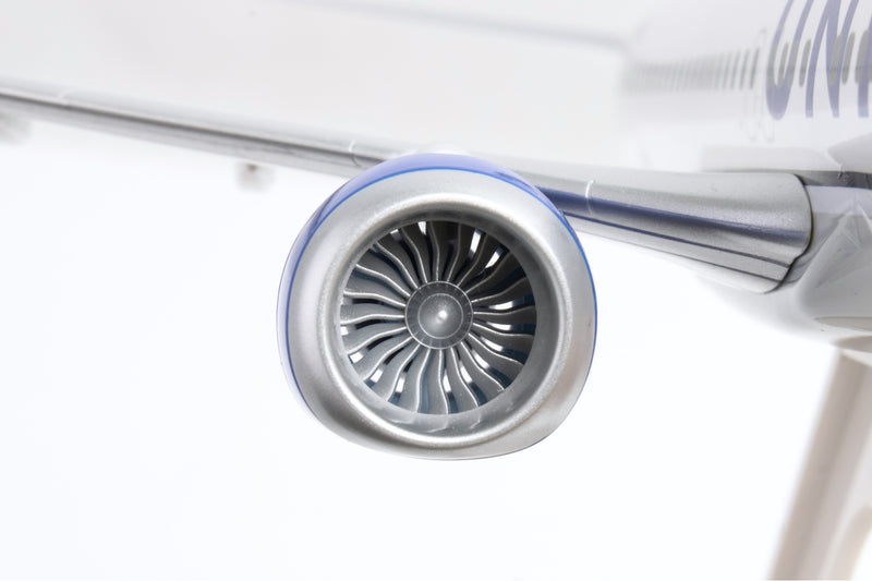 SKYMARKS UNITED 737MAX8 1/130 The Airplane Shop.