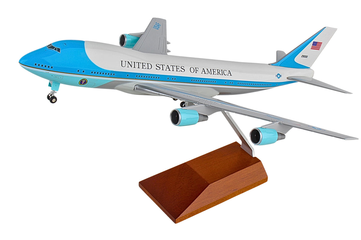 SKYMARKS AIR FORCE ONE VC25 1/200 W/GEAR & WOOD STAND The Airplane Shop.