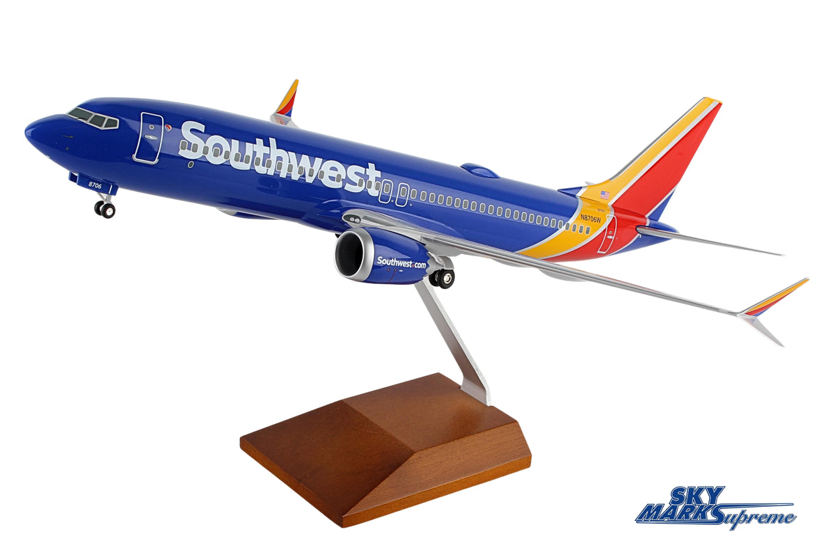 SKYMARKS SOUTHWEST 737-MAX8 1/100 W/WOOD STAND & GEAR