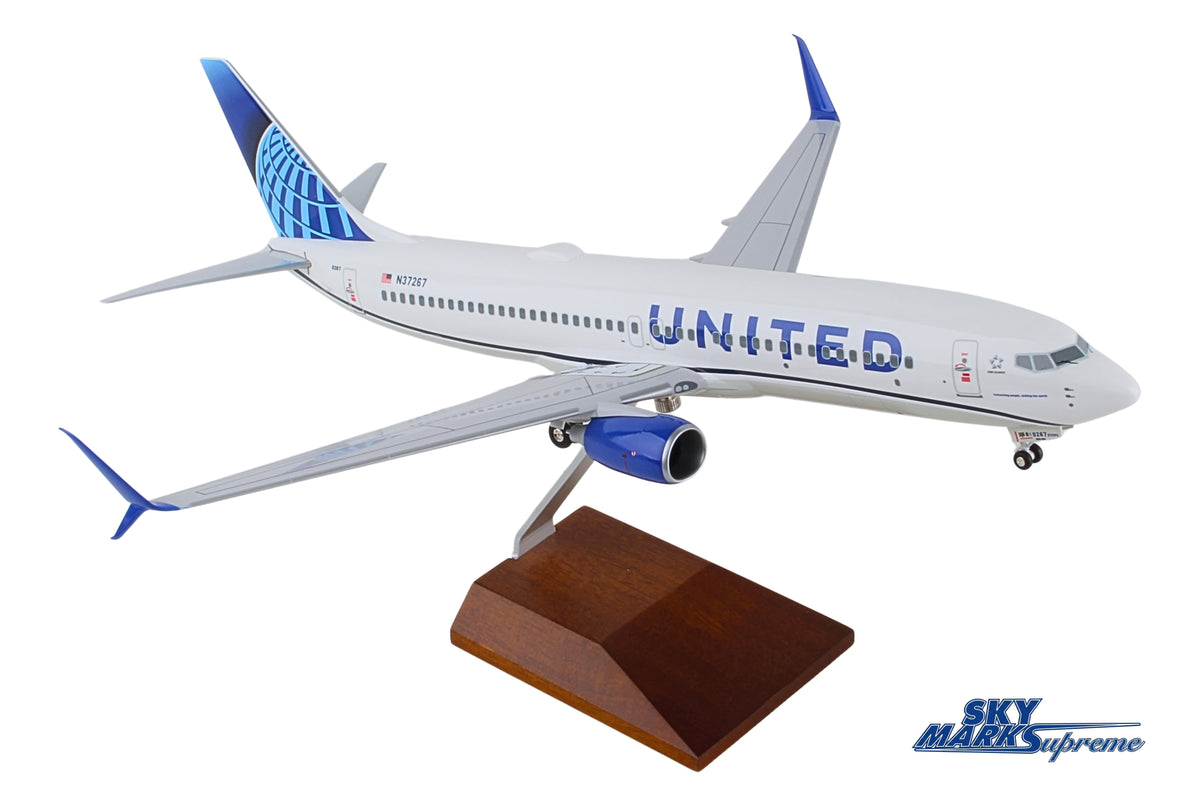 SKYMARKS UNITED 737-800 1/100 2019 LIVERY W/WOOD STAND&GEAR