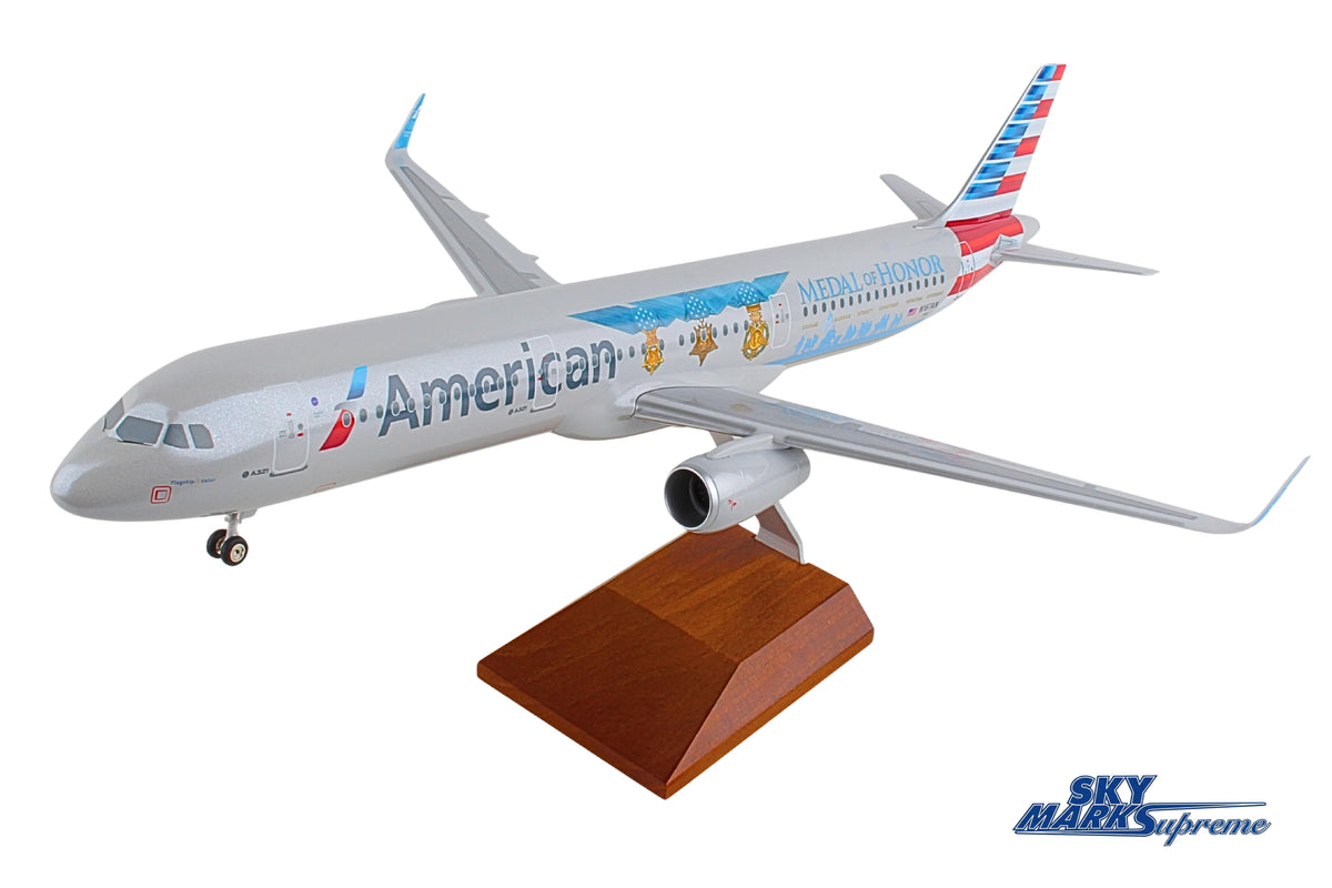 SKYMARKS AMERICAN A321 1/100 MEDAL OF HONOR W/WOOD STAND&GEA