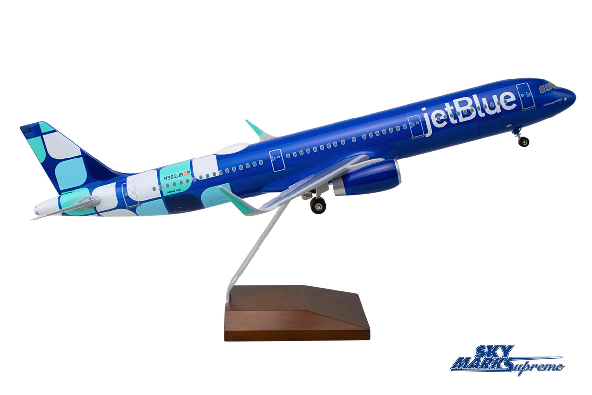 SKYMARKS JETBLUE A321 1/100 MINT W/WOOD STAND & GEAR The Airplane Shop.
