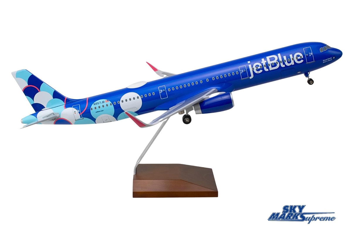 SKYMARKS JETBLUE A321 1/100 BALLOONS W/WOOD STAND & GEAR The Airplane Shop.