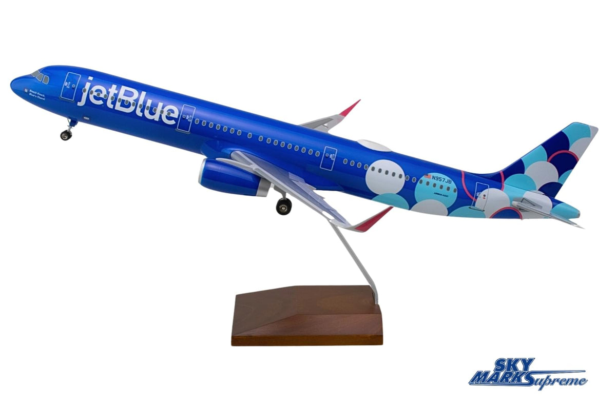 SKYMARKS JETBLUE A321 1/100 BALLOONS W/WOOD STAND & GEAR The Airplane Shop.