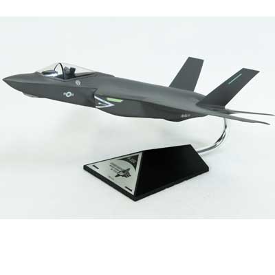EXEC SER F-35C USN CARRIER VERSION 1/48 (CF035CNCCTP)
