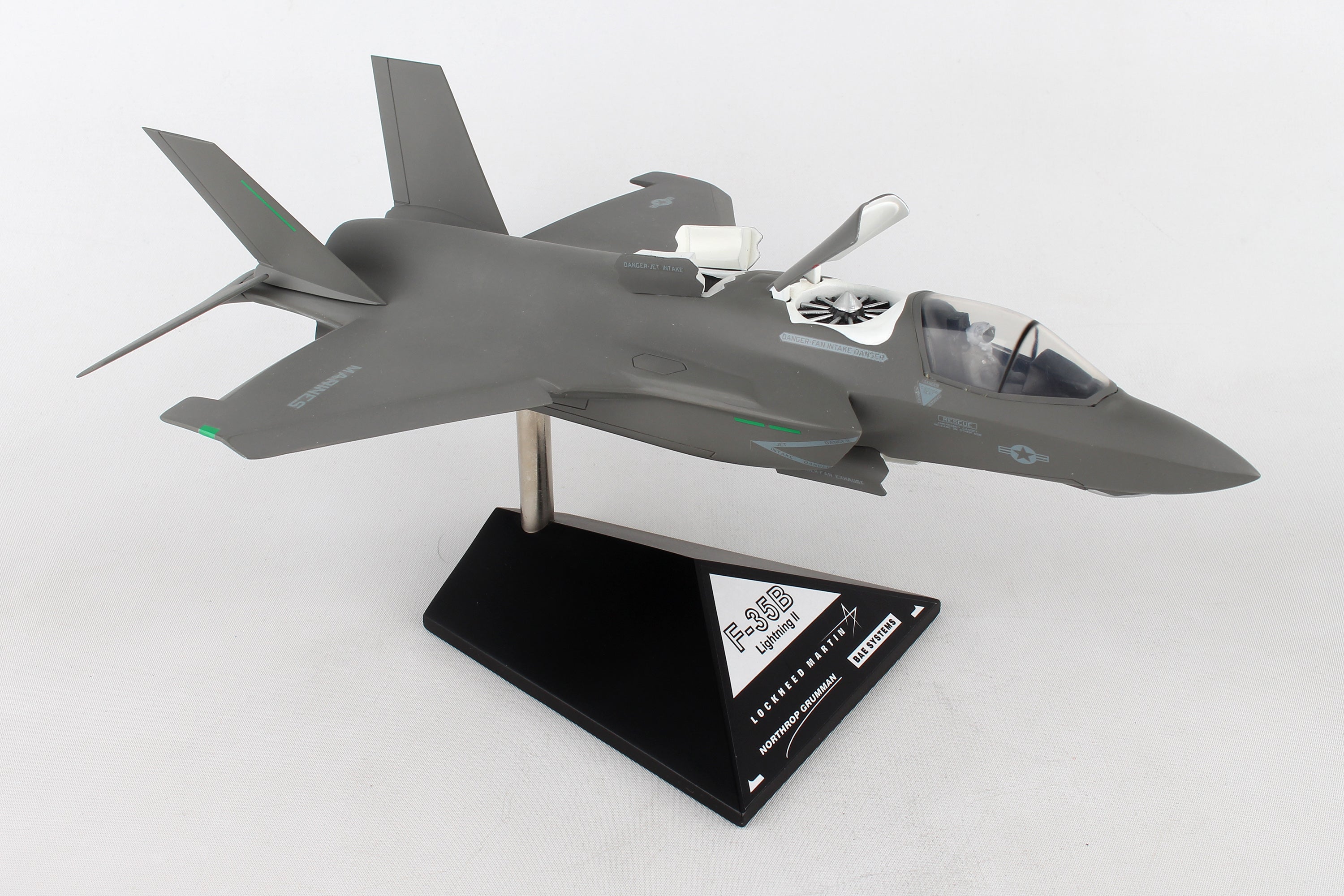 EXEC SER F-35B USMC STOVL 1/48 (CF035BMCCTP)