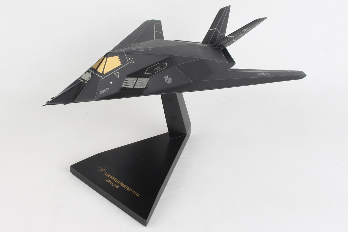 EXEC SER USAF F-117A BLACKJET 1/48 (CF117TR) (**) The Airplane Shop.
