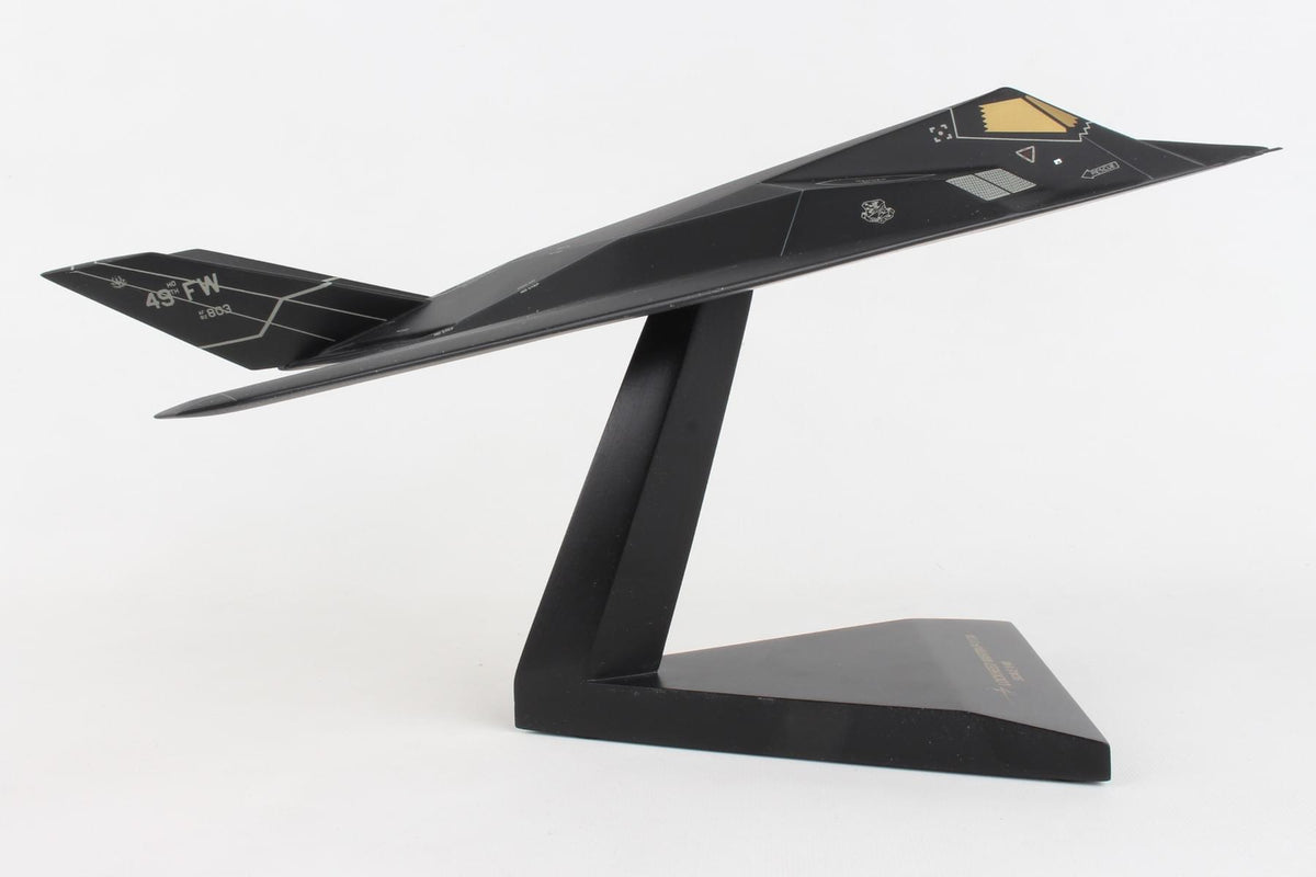 EXEC SER USAF F-117A BLACKJET 1/48 (CF117TR) (**) The Airplane Shop.