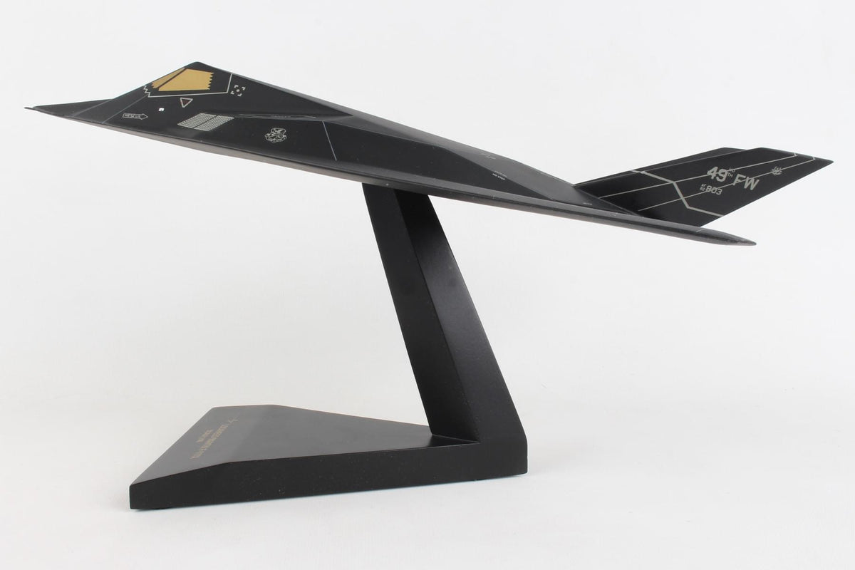 EXEC SER USAF F-117A BLACKJET 1/48 (CF117TR) (**) The Airplane Shop.