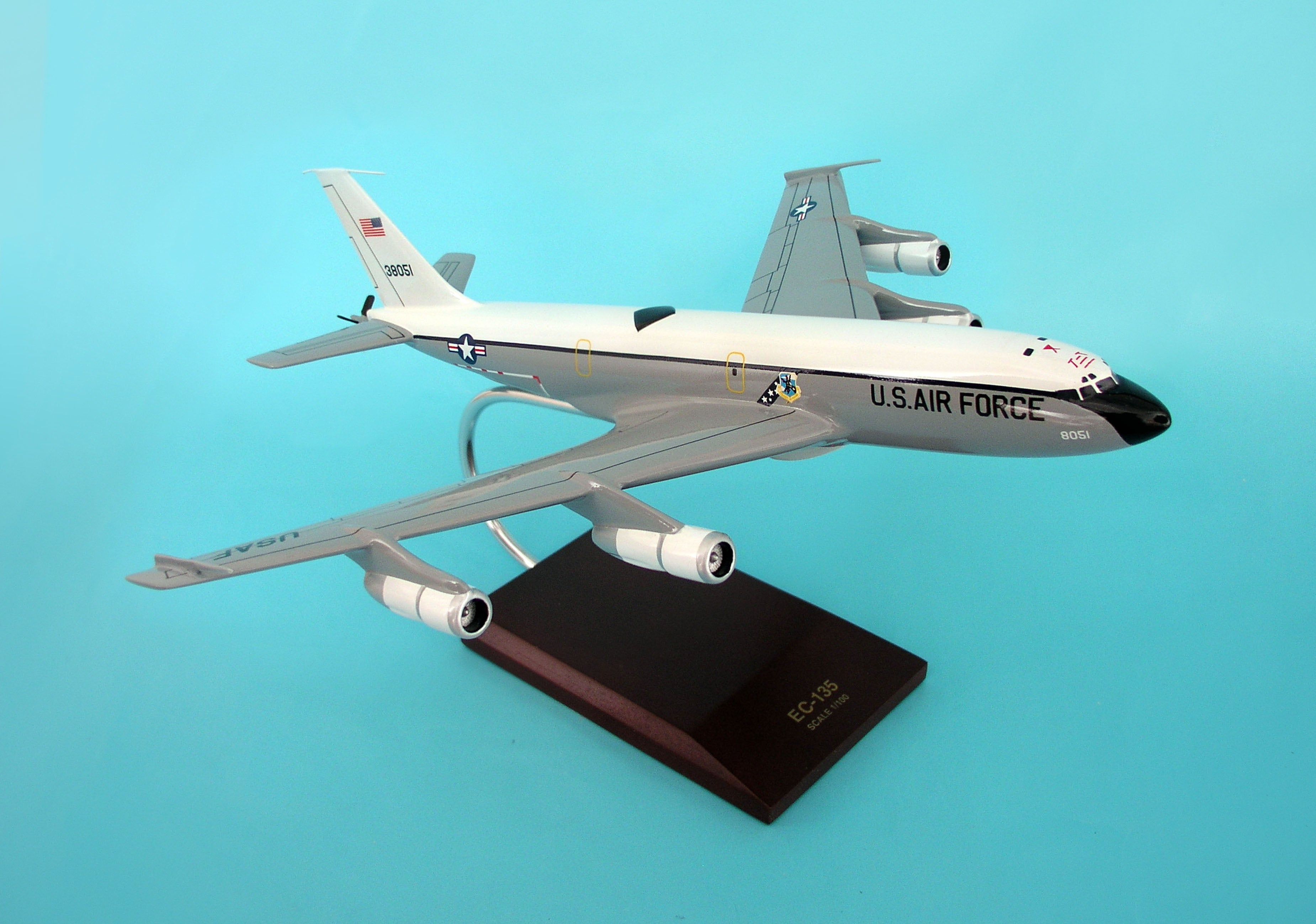 EXEC SER EC-135C  1/100 (AVC121CT) (**)