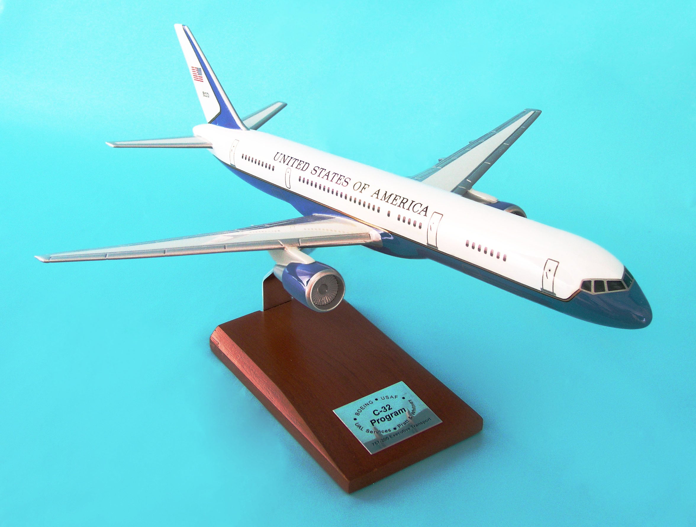 EXEC SER C-32A 757-200 USAF 1/100 (CC32ATR)