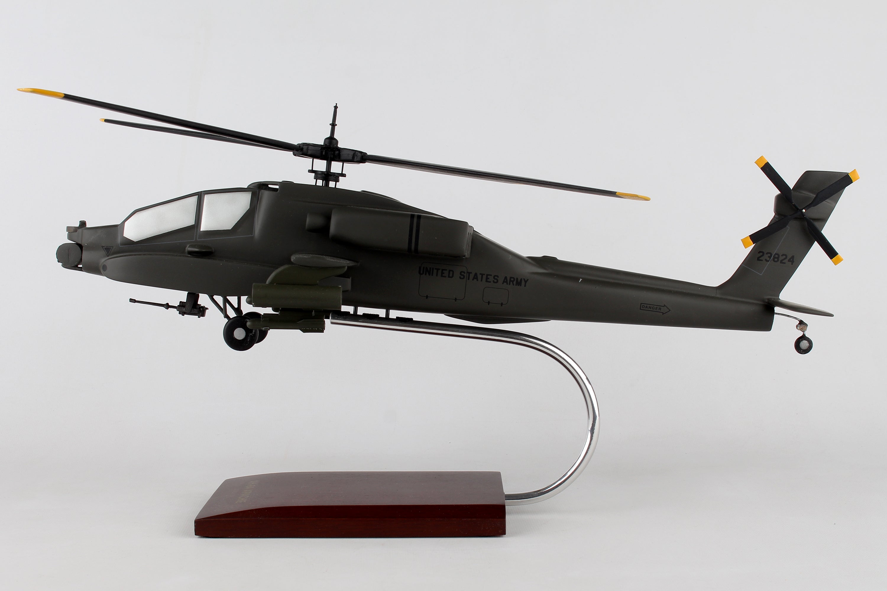 EXEC SER AH-64A APACHE 1/32 (HA64LT) (**)