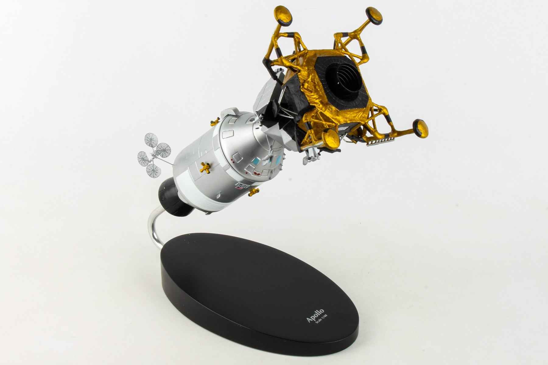 EXEC SER APOLLO COMMAND MODULE W/LEM 1/48 (KYNS5TP)
