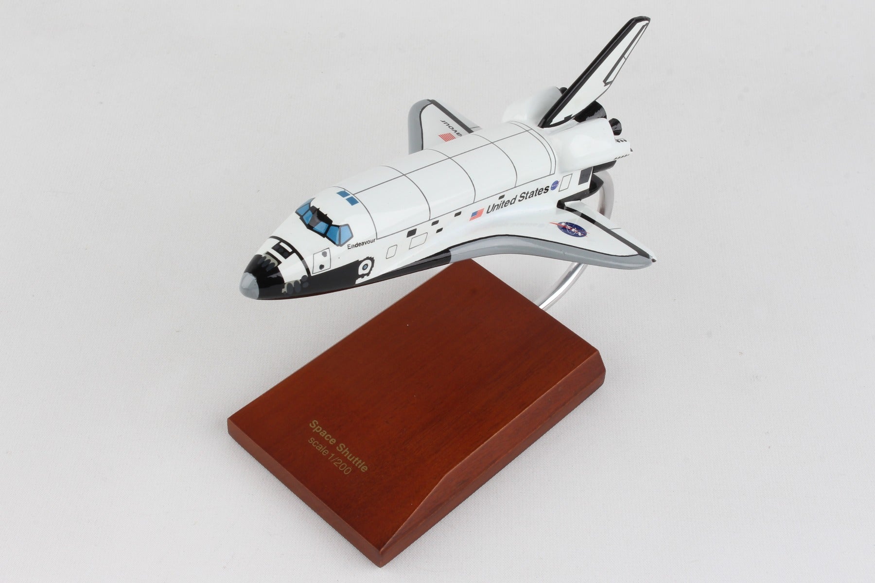 EXEC SER ORBITER (SMALL) 1/200 ENDEAVOR (KYNASAOETP)