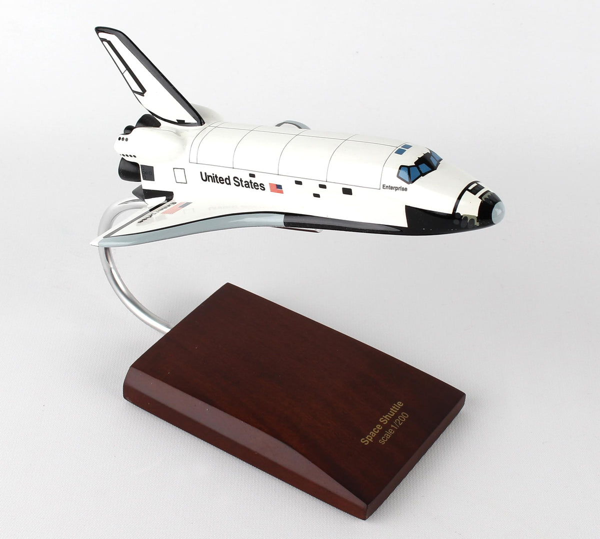 EXEC SER SPACE SHUTTLE ORBITER 1/200 ENTERPRISE (KYNENTP) The Airplane Shop.