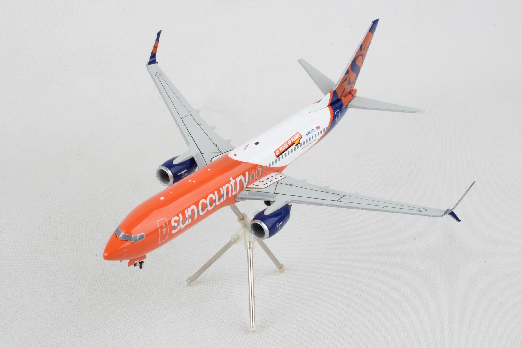 GEMINI200 SUN COUNTRY 737-800S 1/200 REG#N842SY 40 YEARS