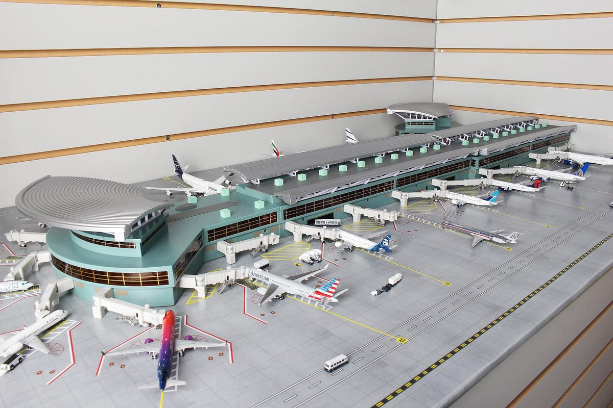 GEMINI NEW AIRPORT TERMINAL DOUBLE ROTUNDA 1/400 The Airplane Shop.
