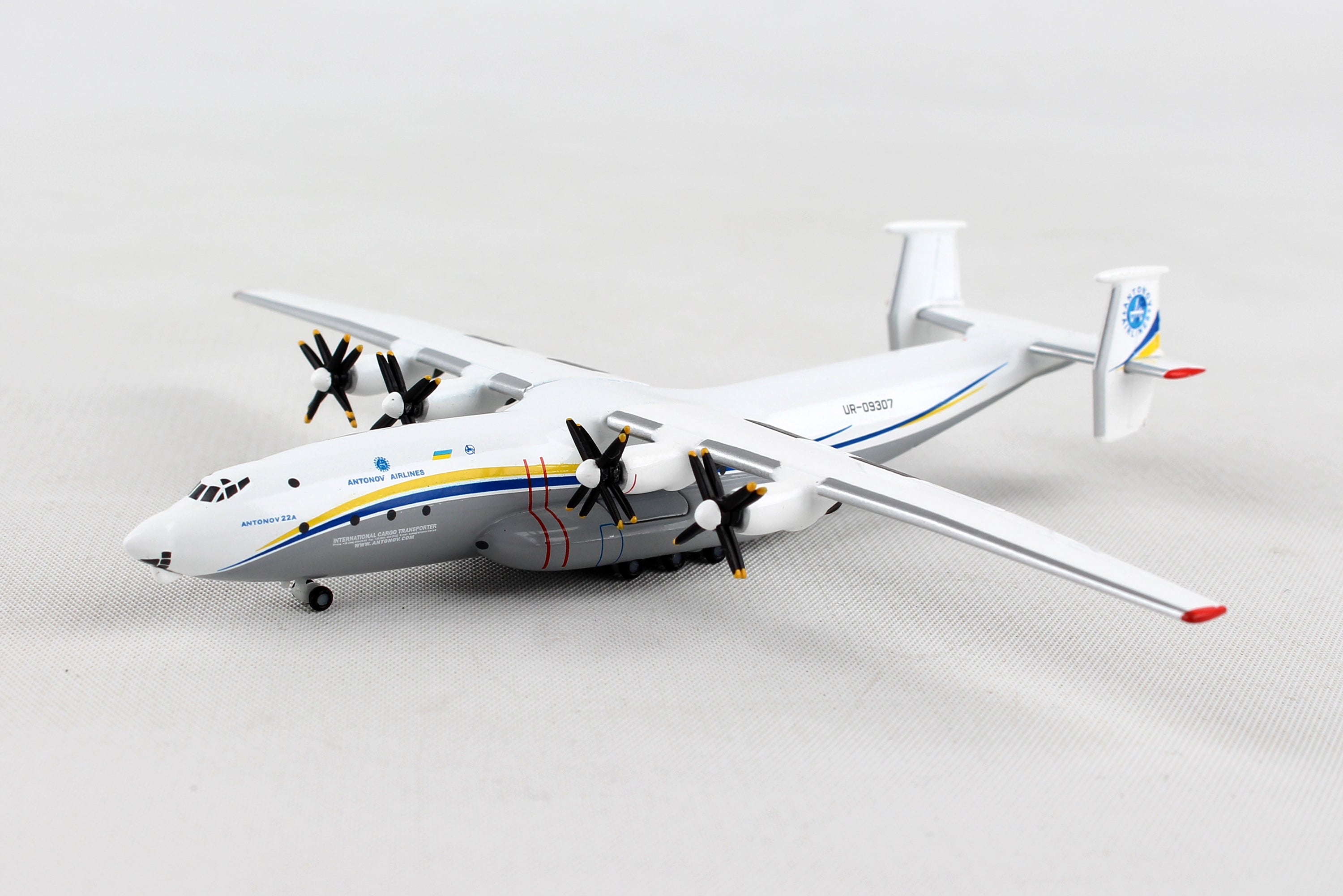 HERPA ANTONOV AIRLINES AN22 1/500 (**)