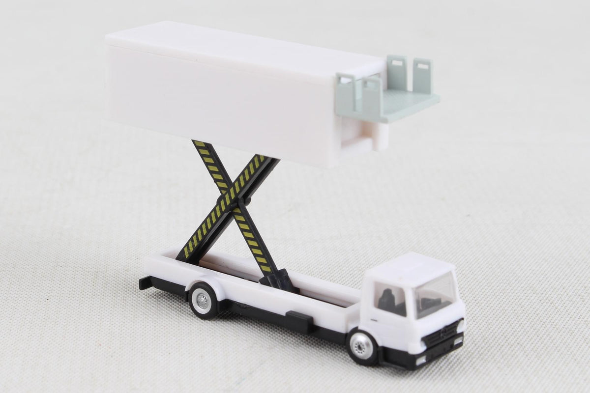 HERPA CATERING TRUCK (1) BLANK 1/200 The Airplane Shop.