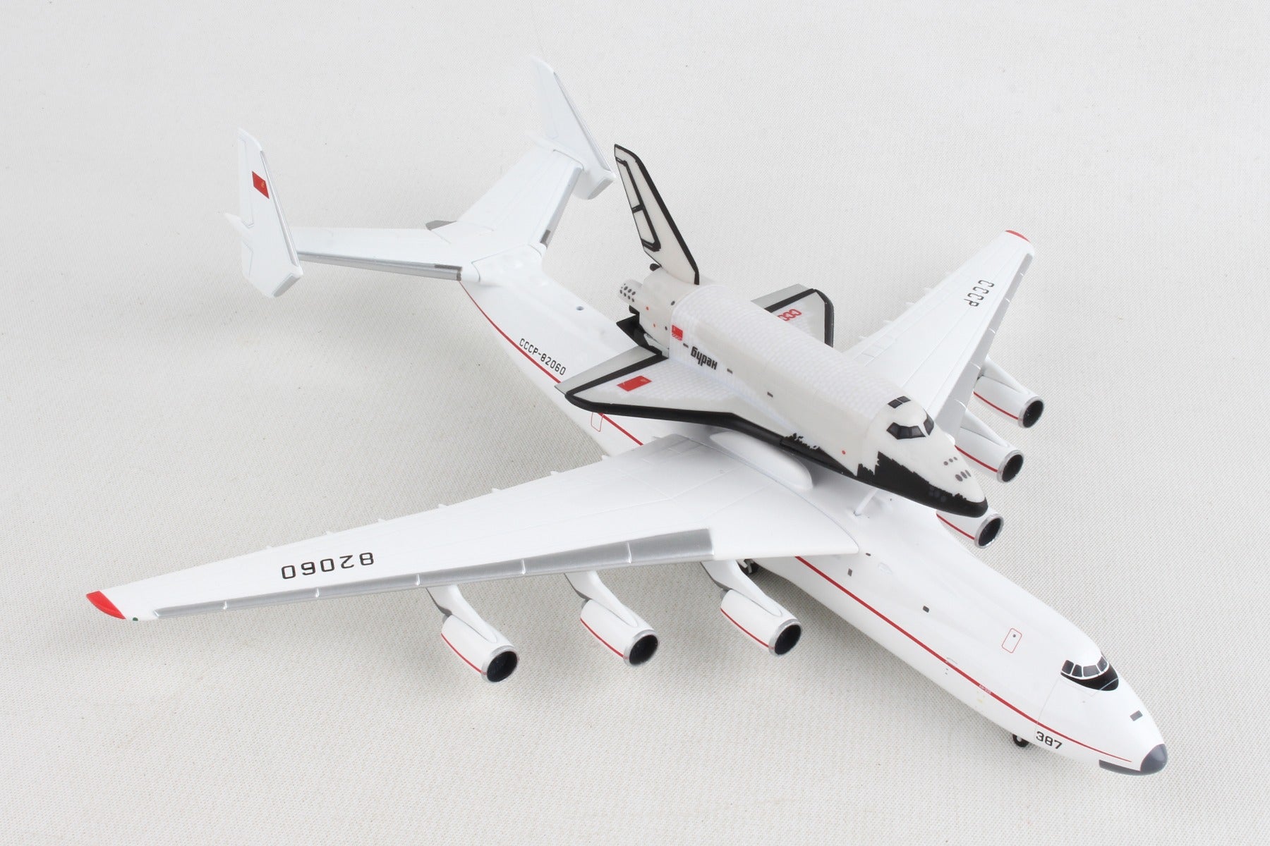 HERPA ANTONOV AN225 W/BURAN SPACE ORBITER OK-1.05 1/400