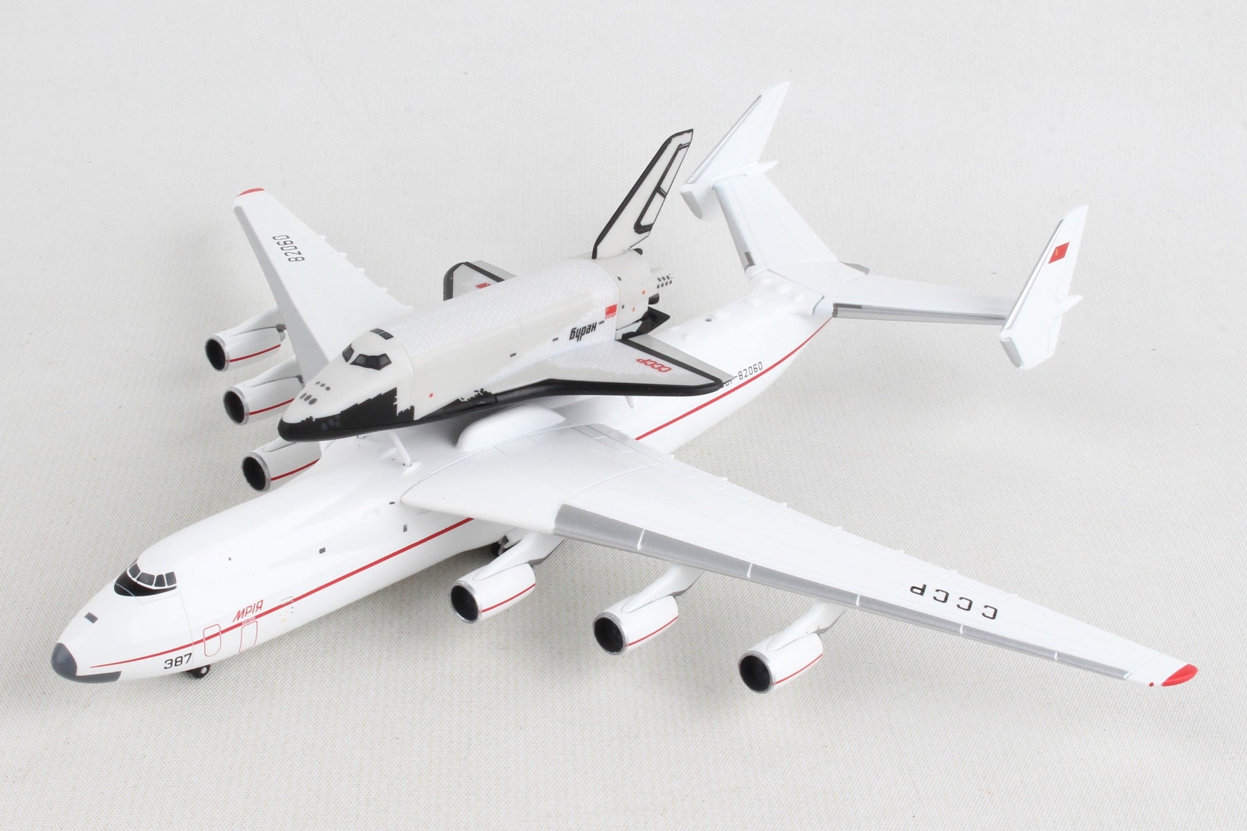 HERPA ANTONOV AN225 W/BURAN SPACE ORBITER OK-1.05 1/400
