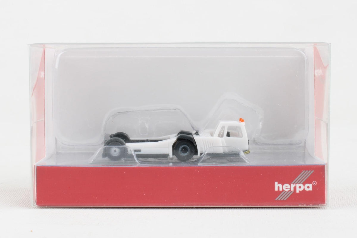 HERPA GOLDHOFER AST-2 AIRPLANE TRACTOR 1/200 The Airplane Shop.