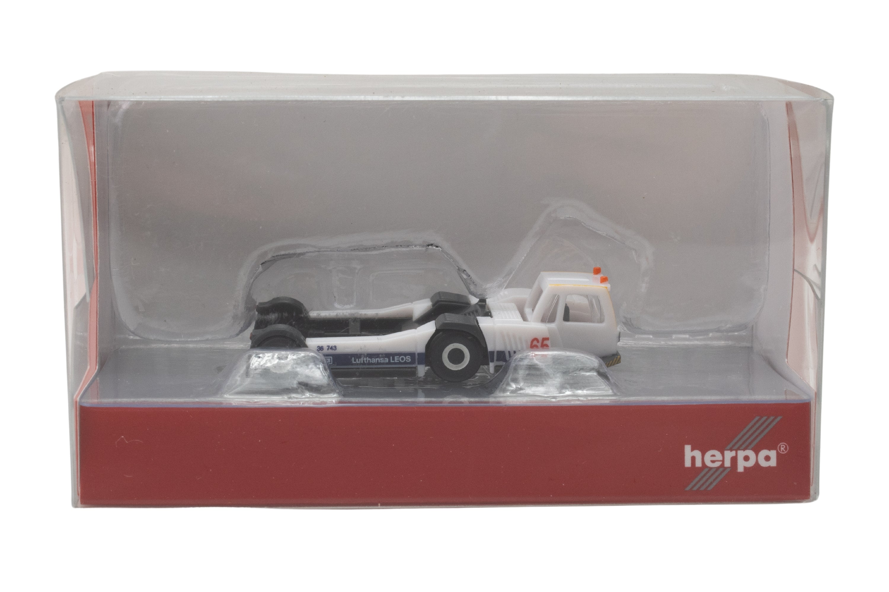 HERPA LUFTHANSA AST-2 TRAACTOR LEOS GOLDHOFER