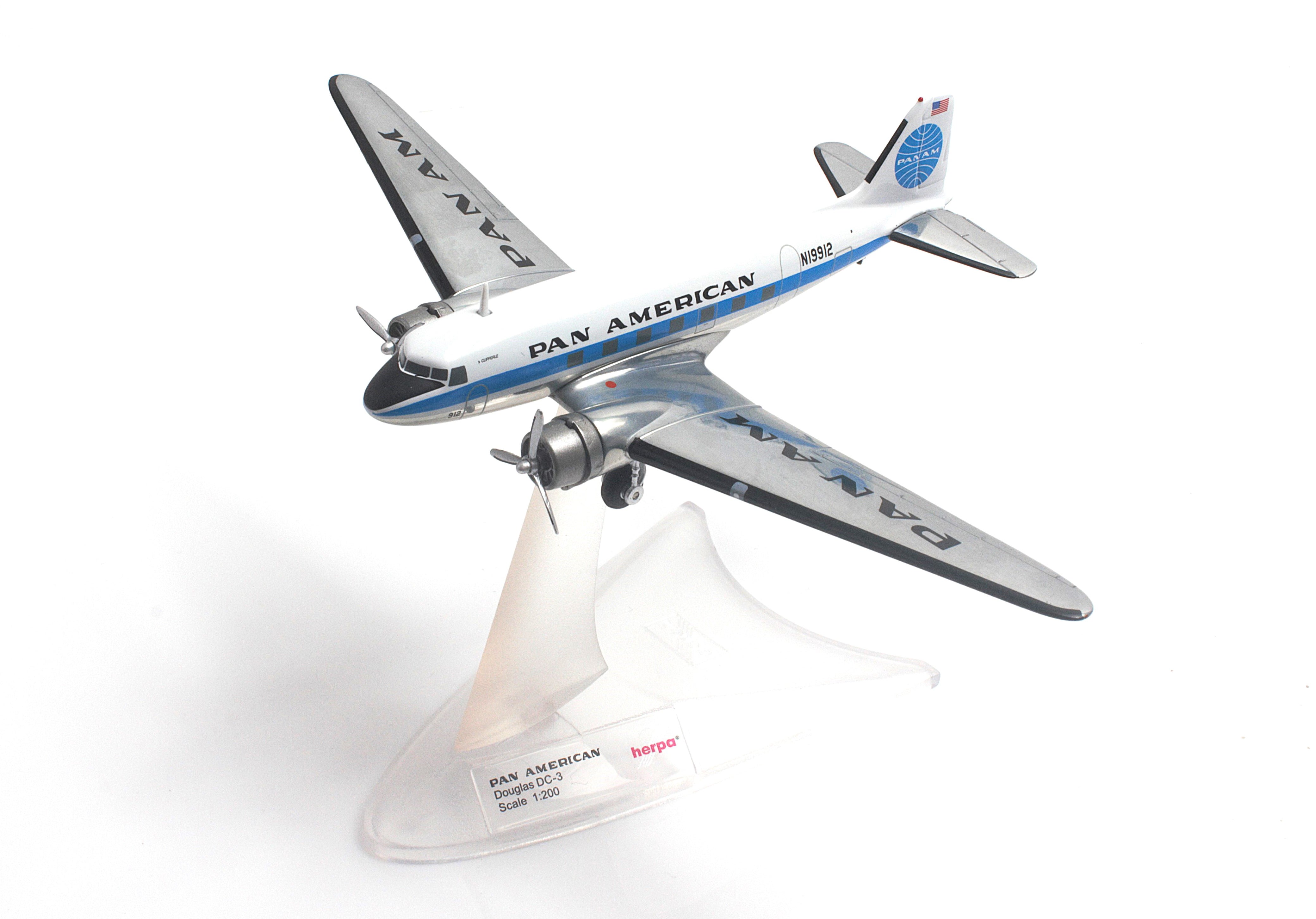 HERPA PAN AM DC-3 1/200 (**)