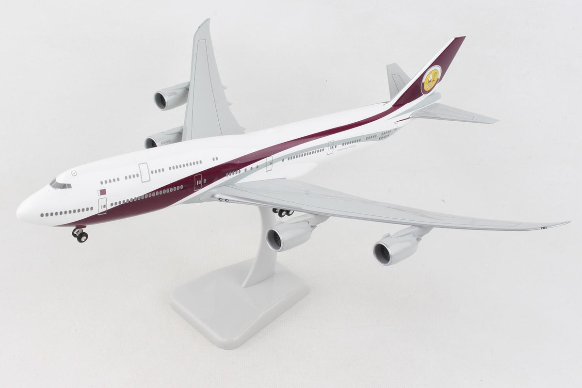 HOGAN QATAR AMIRI 747-8 1/200 W/GEAR REG