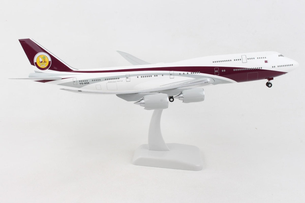 HOGAN QATAR AMIRI 747-8 1/200 W/GEAR REG